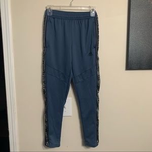 Adidas Woman’s M Sweatpants